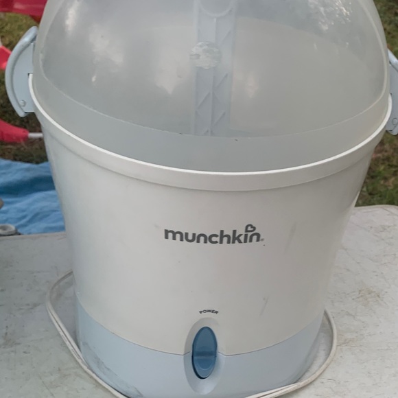 Munchkin bottle sterilizer - Picture 1 of 1